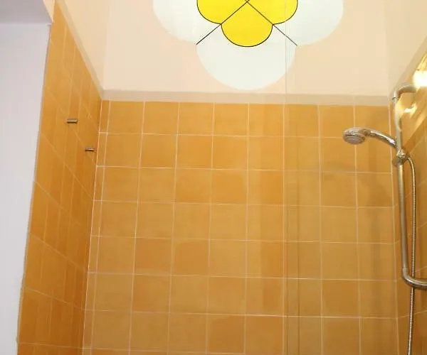 Fonduq Estudios * Тарифа